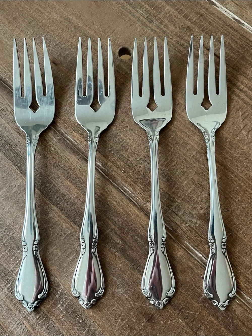 Set of 4 Oneida USA Stainless CHATEAU Salad Forks